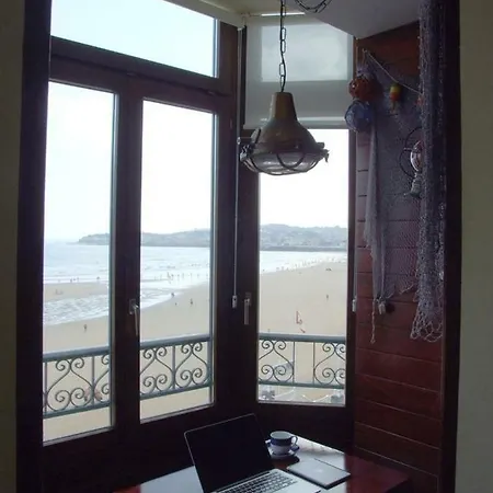 Vivienda En Frente Al Mar Nyaraló Gijón
