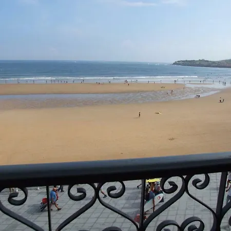 Vivienda En Frente Al Mar בית נופש